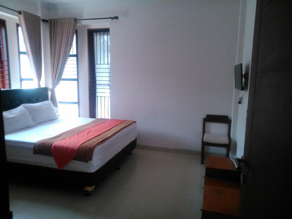 Rumah Sarwestri Hotel Bandung Room photo